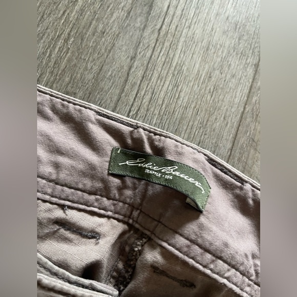 Eddie Bauer Blakley Fit Capri Cargos - Picture 10 of 10
